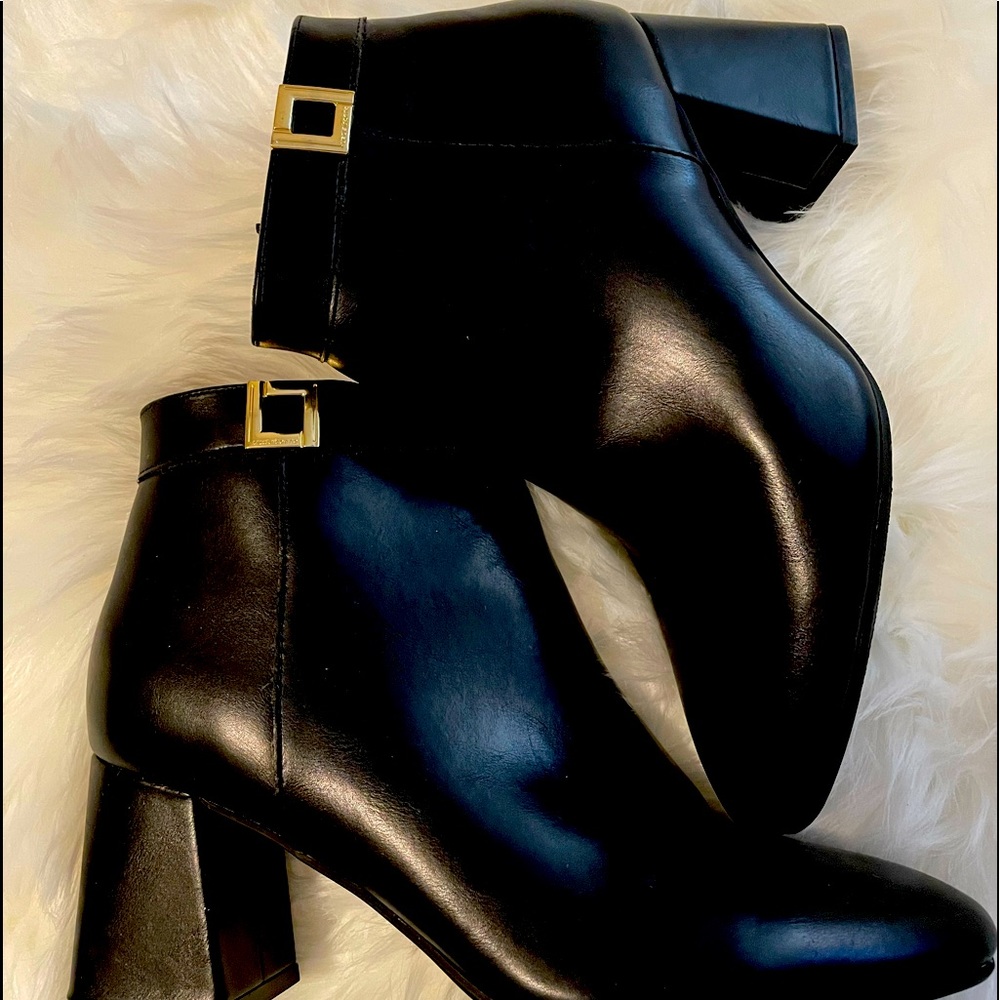 Liz Claiborne black booties size 7
